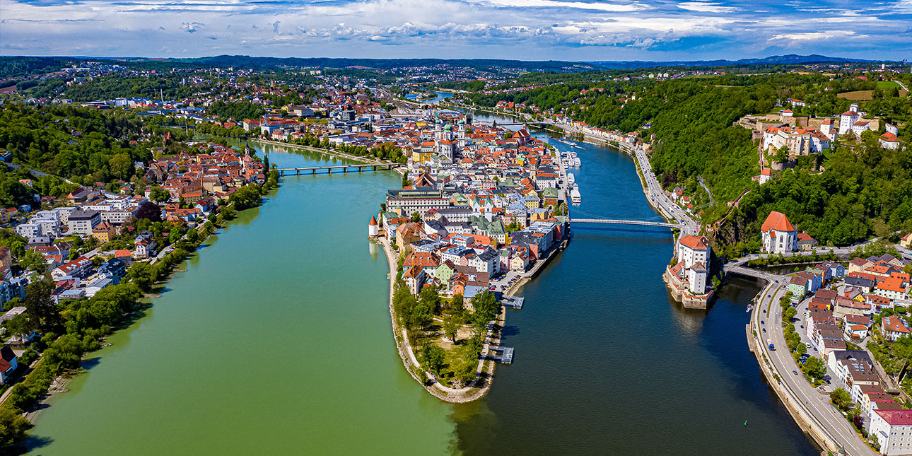 Dreifluessestadt_Passau_Bayerisches_Baederdreieck_Roman_345771472_1290x645px