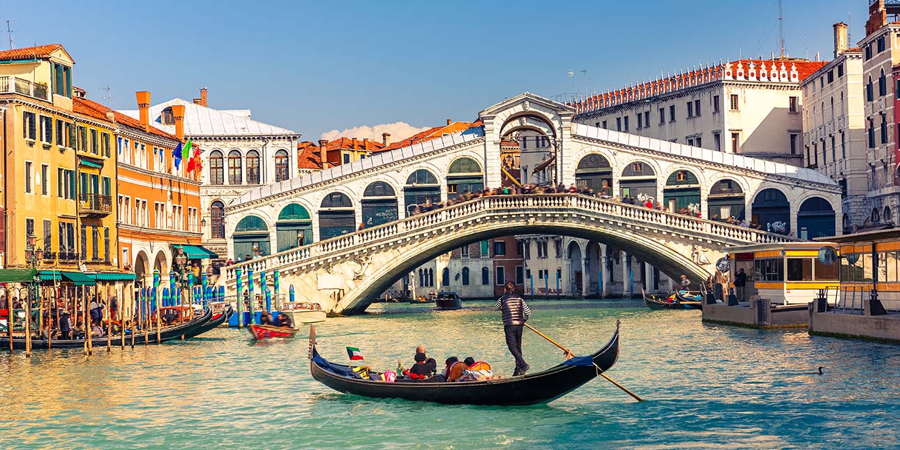 Italien-Urlaub-Venedig-Rialtobrücke