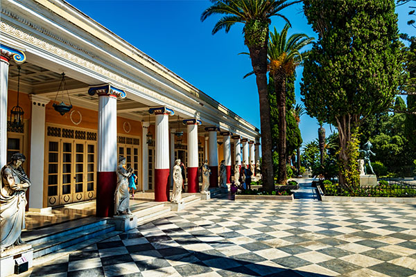 Korfu-Urlaub-Sehenswuerdigkeiten-Achilleion-Palast