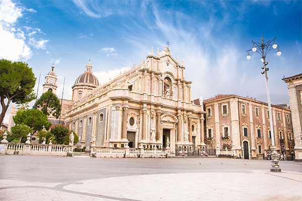 Sizilien-Catania-Piazza-del-Duomo