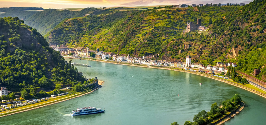 Romantik auf dem Wasser: Entdecken Sie den Romantischen Rhein von seiner schönsten Seite.