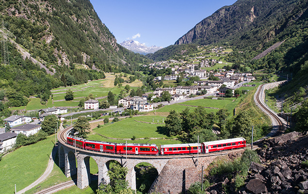 Eine Fahrt mit dem Bernina-Express ist ein wahres Erlebnis.