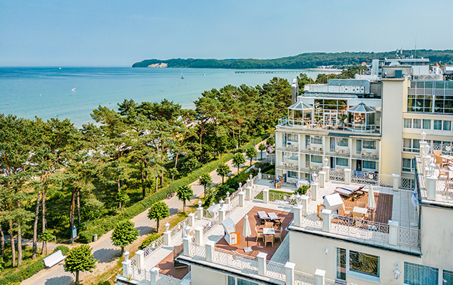 Ihr Strandhotel begrüßt Sie direkt an der Ostseeküste.