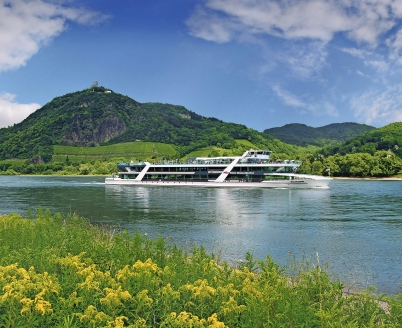 Freuen Sie sich auf eine schöne und informative Panorama-Schifffahrt auf dem Rhein!