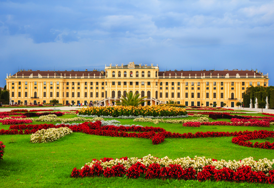 Machen Sie einen Ausflug zum Schloss Schönbrunn in Wien.