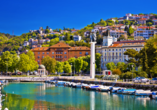 Besuchen Sie die nahegelegene Stadt Rijeka...