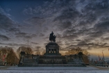Besuchen Sie das Deutsche Eck in Koblenz im Winter und genießen Sie die besondere Atmosphäre.