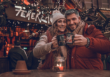 DCS Amethyst, Paar auf Weihnachtsmarkt
