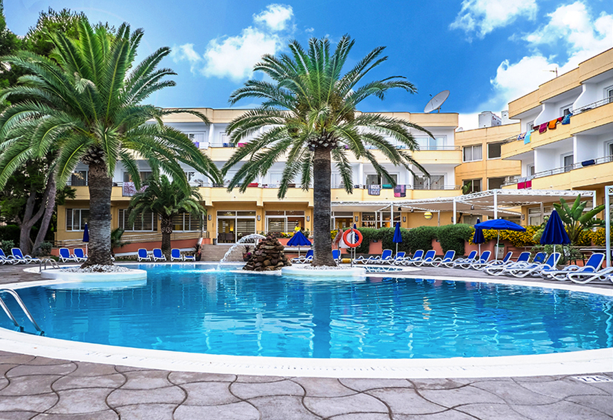 Hotel Spa Sagitario Playa in Cala Blanca, Außenpool