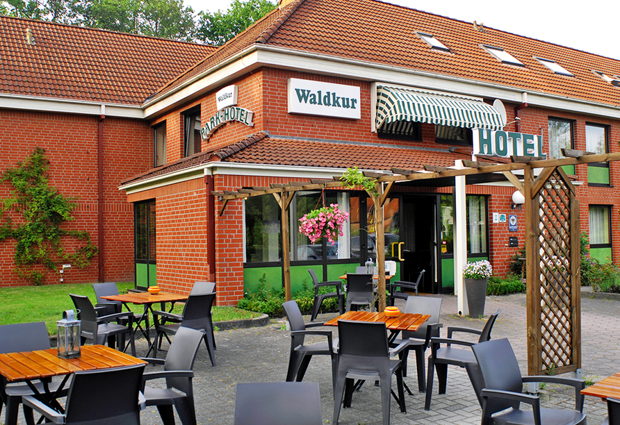 Hotel Waldkur, Leer, Ostfriesland, Außenansicht