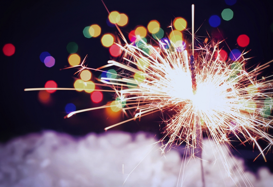 Wunderkerzen gehören zu Silvester einfach dazu.