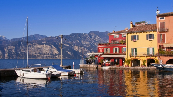 Der malerische Gardasee ist der perfekte Ort für Ihren Urlaub.