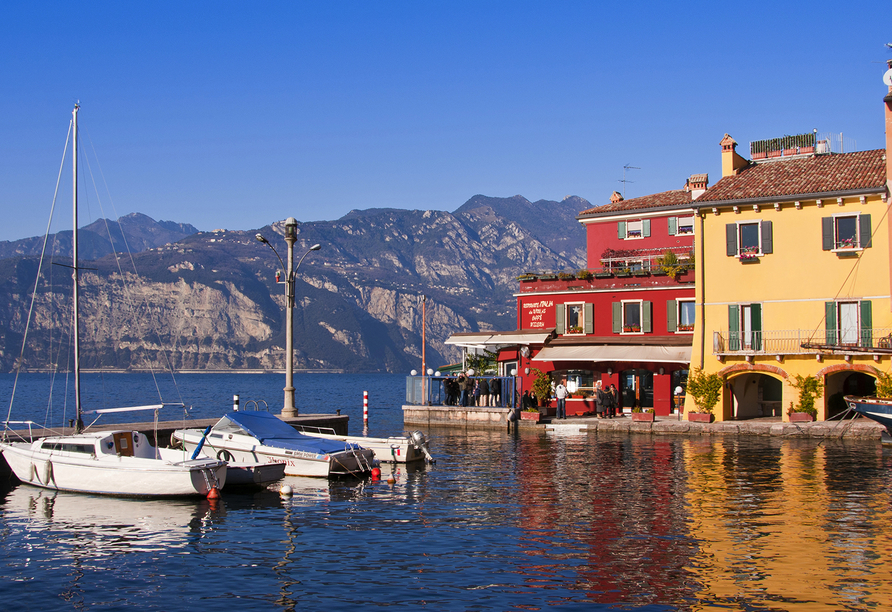 Der malerische Gardasee ist der perfekte Ort für Ihren Urlaub.