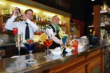 An der Bar können Sie die Tage in guter Gesellschaft ausklingen lassen. 