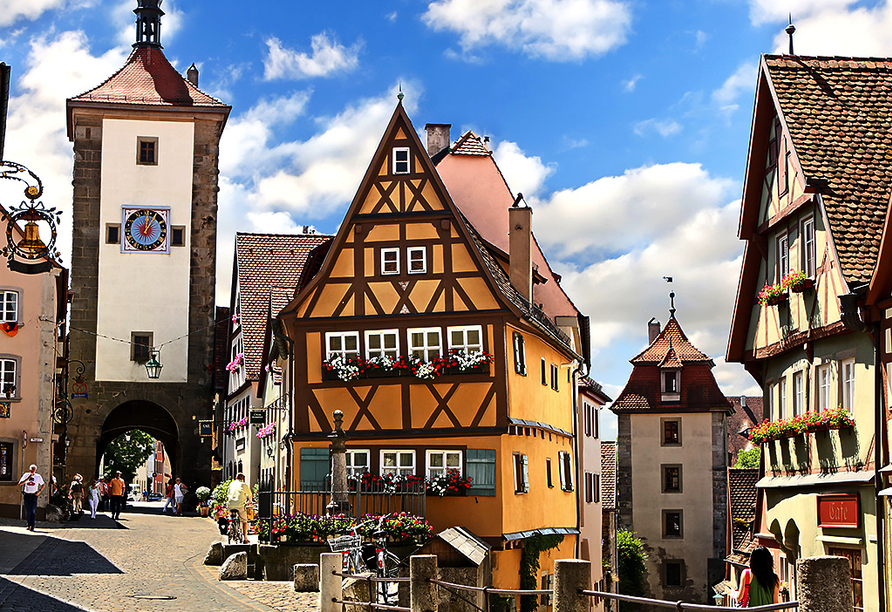 Unternehmen Sie einen Ausflug nach Rothenburg ob der Tauber.
