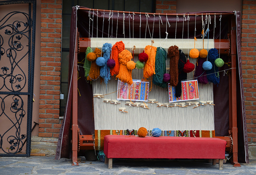 In der Region um Antalya und Side gibt es das traditionelle Handwerk der Teppichknüpferei.