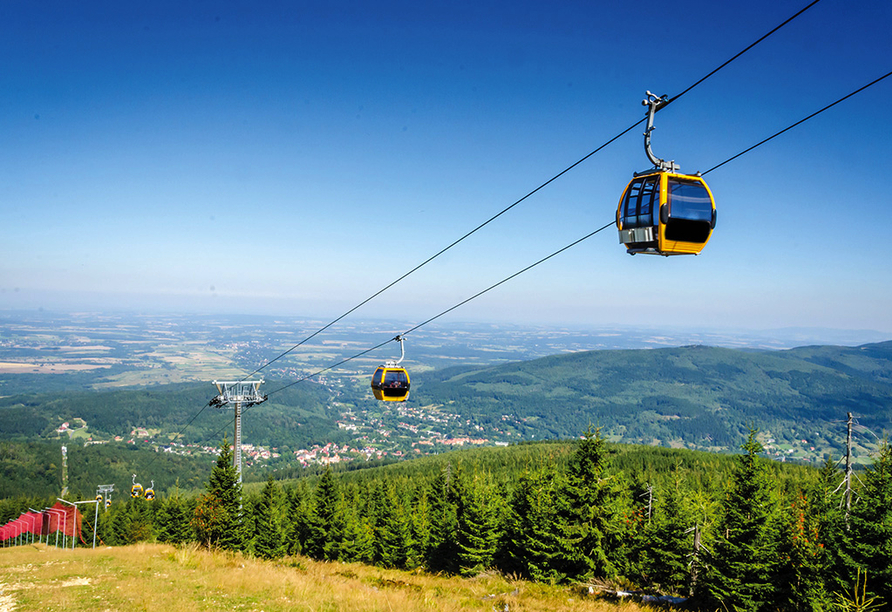 Mit der Heufudergondelbahn ersparen Sie sich den steilen Aufstieg zum Gipfel.