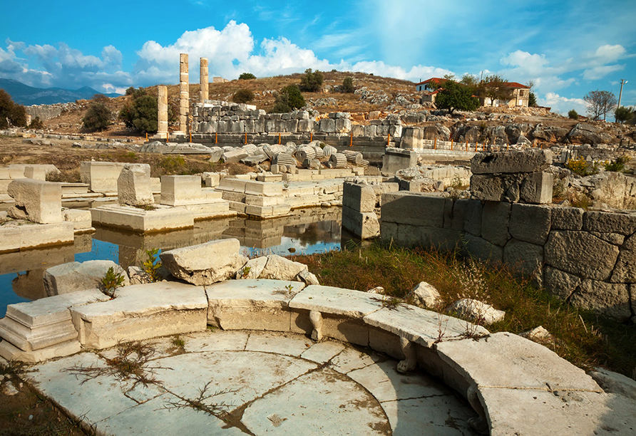 Unternehmen Sie einen Ausflug in die Ruinenstadt Xanthos.