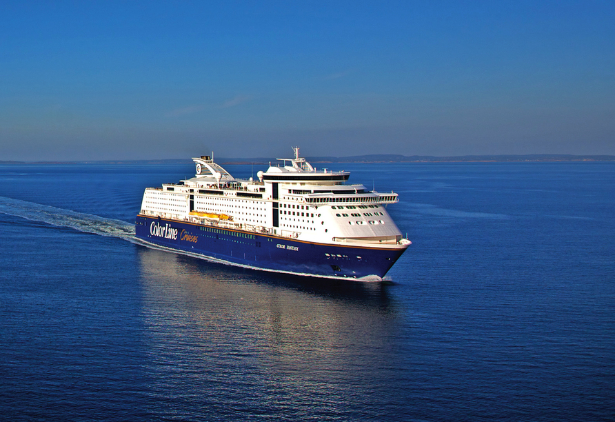 Eines der Schwesternschiffe Color Fantasy und Color Magic bringt Sie schnell und bequem von Kiel nach Oslo.