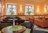 Nehmen Sie im Literaturcafé des JUFA Hotels Meersburg am Bodensee Platz.