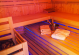 Entspannen Sie in der Sauna und lassen Sie den Alltag hinter sich.