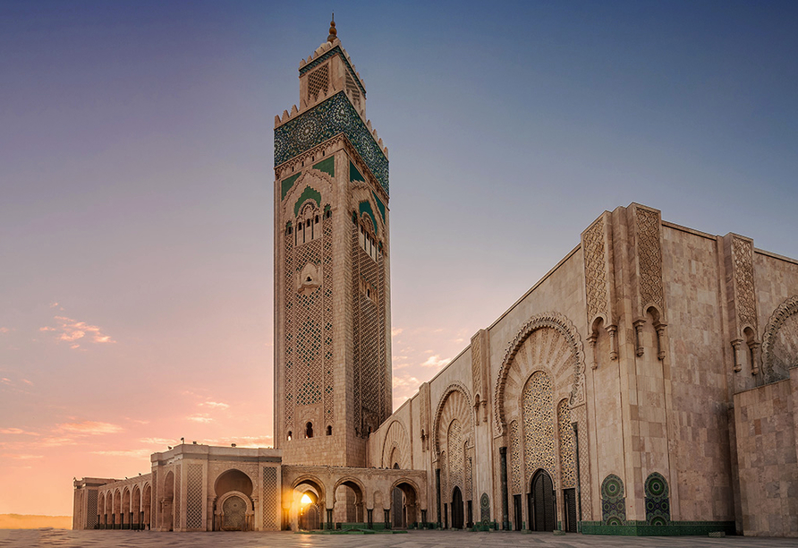 Die gewaltige und prachtvolle Hassan-II.-Moschee in Casablanca gehört zu den größten Moscheen der Welt.