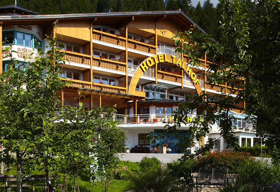 Panoramahotel Talhof in Wängle bei Reutte in Tirol, Außenansicht