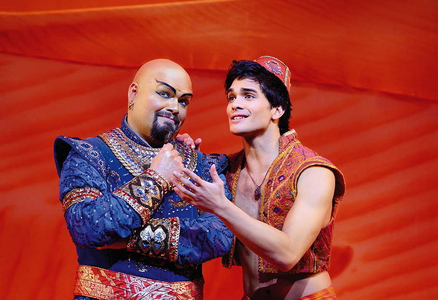 Dschinni und Aladdin im Musical Disney ALADDIN