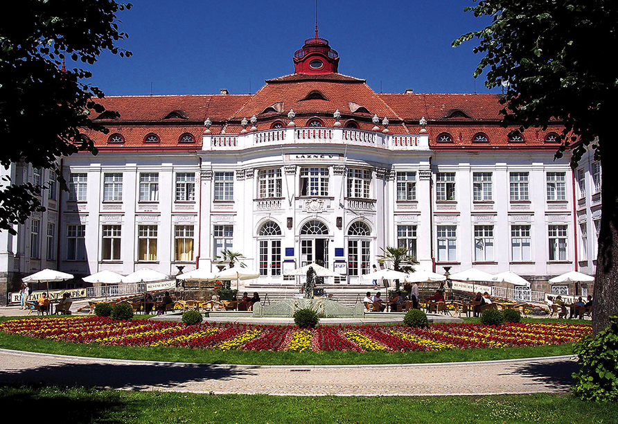Das schlossähnliche Elisabethbad ist einer der Kurhauskomplexe in Karlsbad.