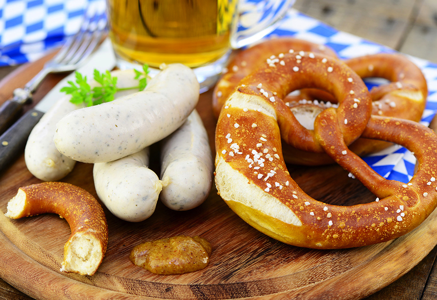 Genießen Sie traditionelle bayerische Speisen.