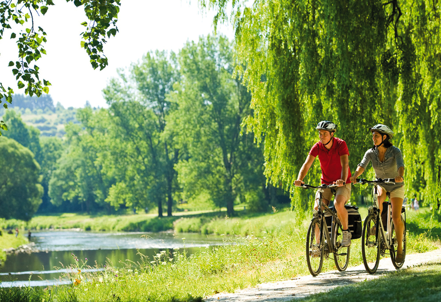 Das Lahntal bietet sich perfekt für erlebnisreiche Radtouren an.