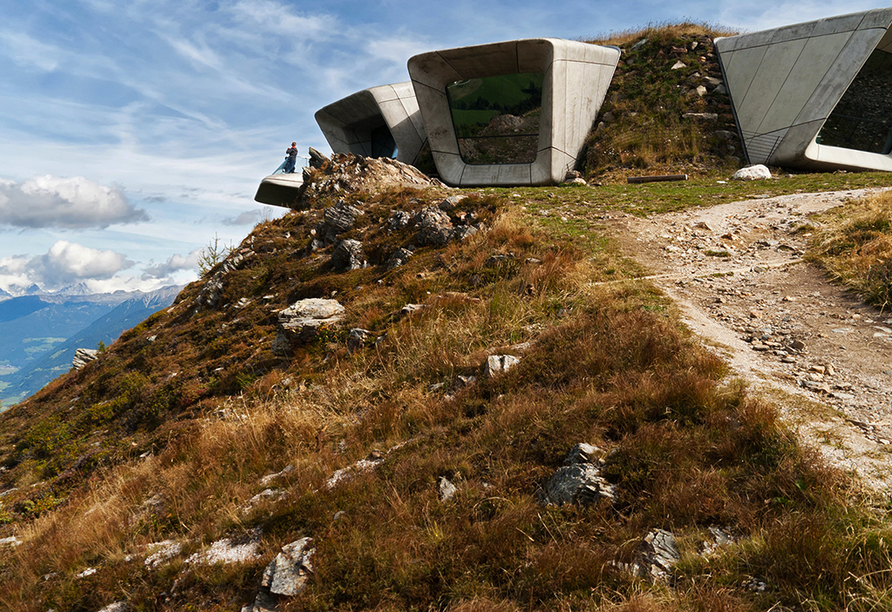 Besichtigen Sie das berühmte MMM – Messner Mountain Museum.