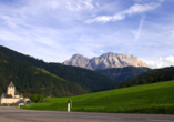 Ihr Urlaubsort liegt in traumhafter Kulisse vor den Südtiroler Dolomiten.