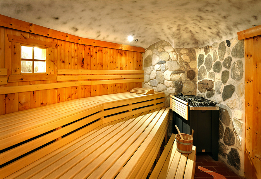 Entspannen Sie bei einem erholsamen Saunagang in Ihrem Hotel Ferienwelt Kristall.