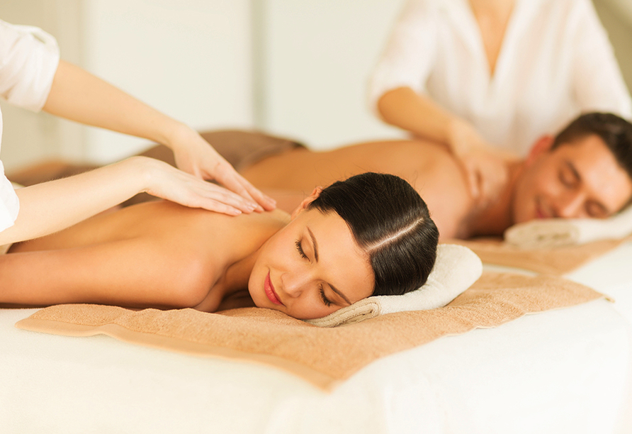 Verwöhnen Sie Körper und Geist bei einer entspannten Massage im Hotel Ferienwelt Kristall.