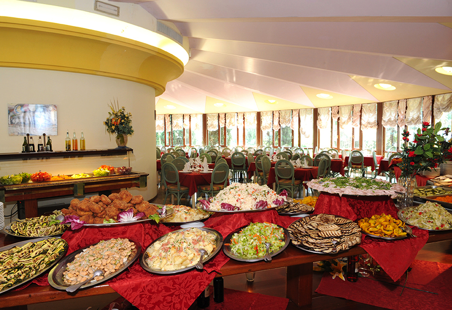 Das Buffet im Hotel Marco Polo Garda bietet eine vielfältige Auswahl. 