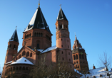 Der Mainzer Dom ist eine bekannte Sehenswürdigkeit in der Landeshauptstadt von Rheinland-Pfalz.