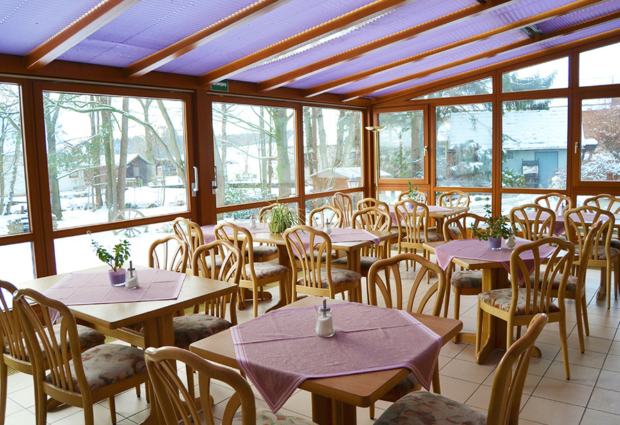 Speisen Sie im Restaurant mit Wintergarten des Landhotels Gaisthaler Hof.
