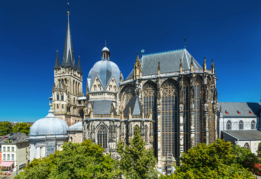 Bestaunen Sie in Aachen das erste UNESCO-Weltkulturerbe Deutschlands – den imposanten Dom!