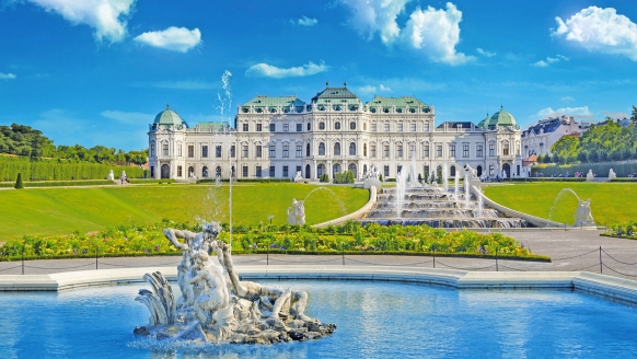Die Hauptstadt Österreichs empfängt Sie mit eleganten Bauwerken wie dem Schloss Belvedere.