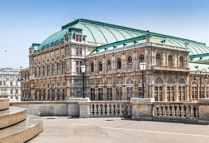 Mitten im wunderschönen Wien liegt die Staatsoper.