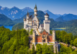 Das Märchenschloss Neuschwanstein befindet sich nur etwa 10 km von Ihrem Hotel entfernt.