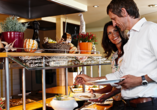 Umfangreiche Gourmet-Buffets sind Teil des A-ROSA Premium Konzepts – Lassen Sie es sich gutgehen!