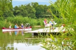 Ein besonderes Highlight: der Naturbadesee direkt am Hotel