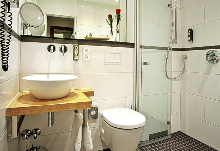 Beispiel eines Badezimmers im President Hotel Bonn