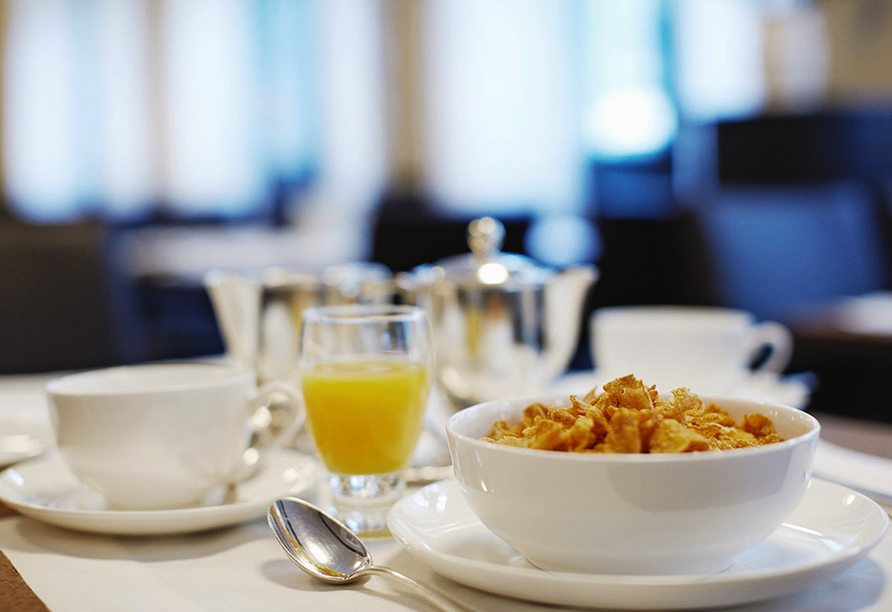 Gönnen Sie sich ein reichhaltiges Frühstück im Hotel du Commerce.