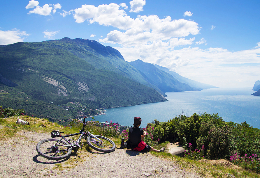 Für Radfahrer bietet die Region rund um den Gardasee zahlreiche Routen.