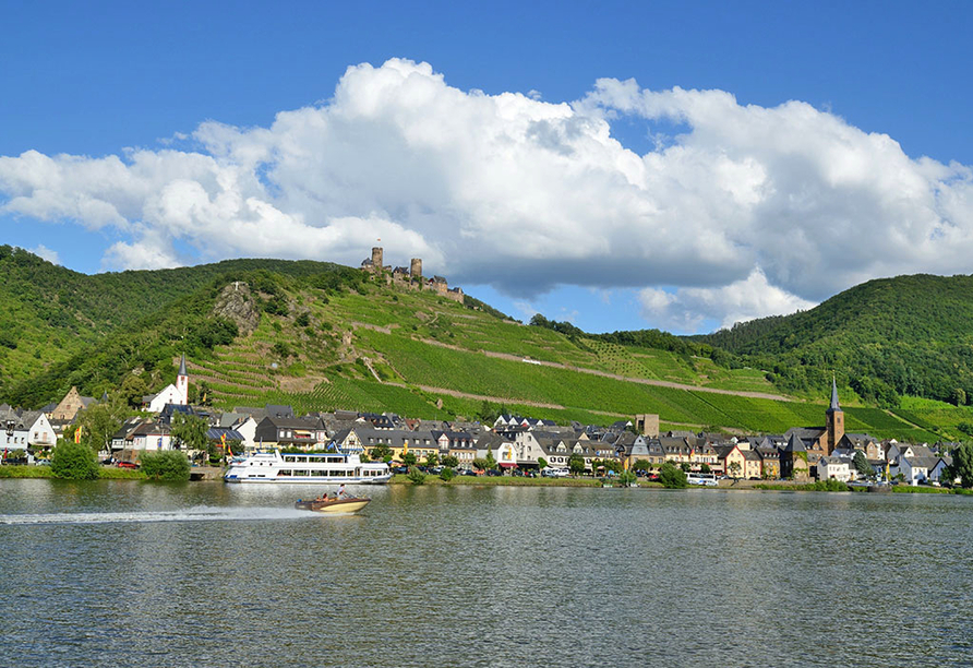 Besuchen Sie den idyllischen Weinort Alken mit der Burg Thurant.