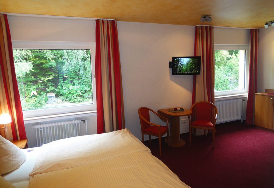 Beispiel eines Doppelzimmers Waldblick im Wohlfühlhotel WALDCAFÉ JÄGER in Bad Driburg
