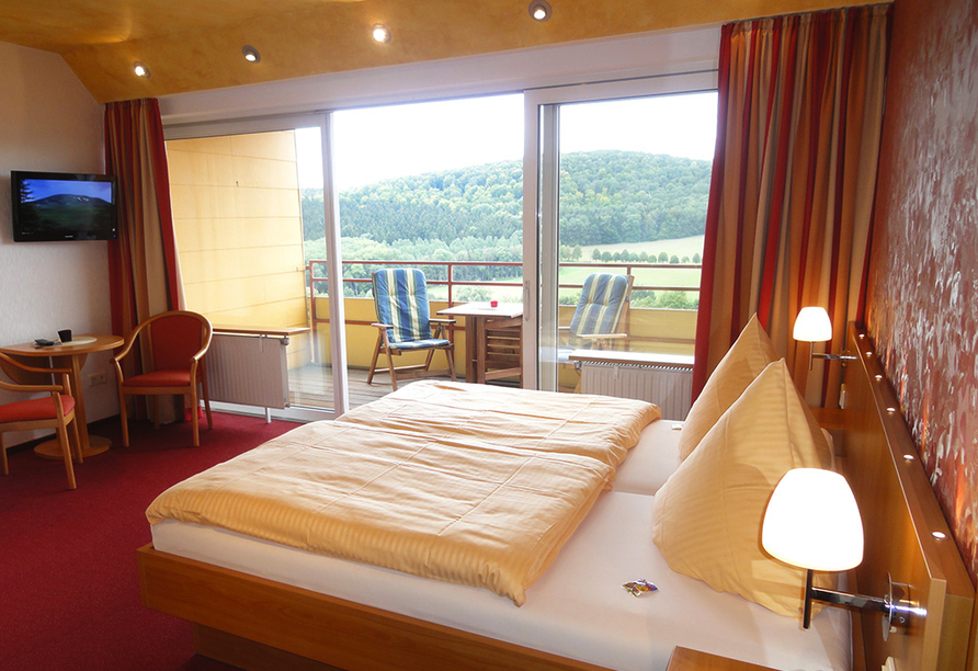 Beispiel eines Doppelzimmers Komfort Fernblick im Wohlfühlhotel WALDCAFÉ JÄGER in Bad Driburg